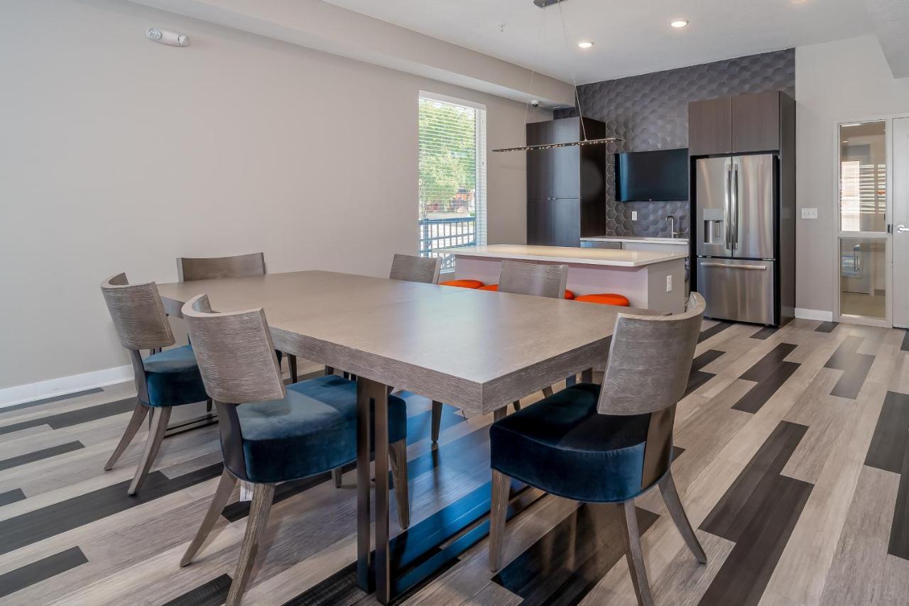 Kasa Downtown Des Moines Aparthotel Bagian luar foto